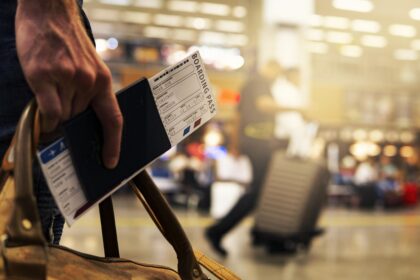 Kofer na točkiće: Uticaj na turizam i savremenu mobilnost