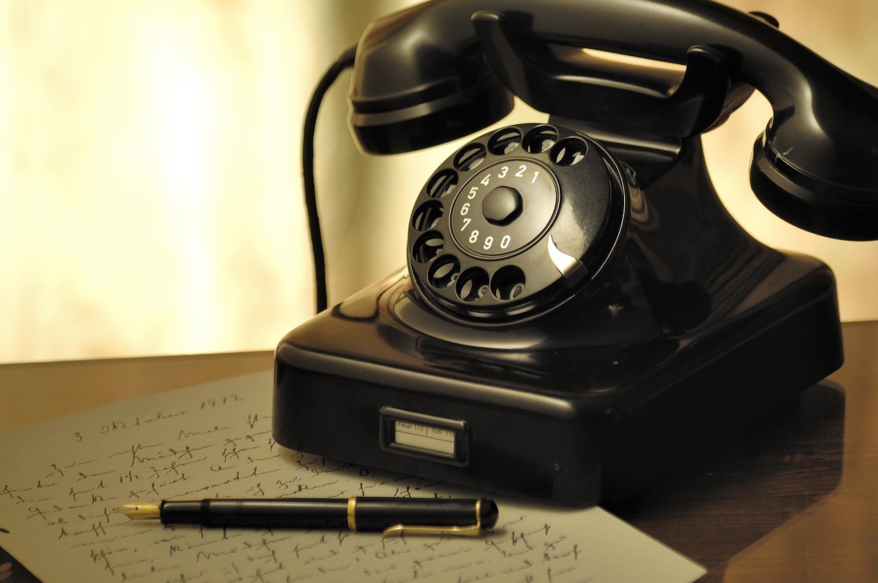 Telefon: Glas na daljinu i tehnološka revolucija komunikacije