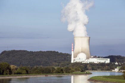 Teška voda: šta je i zašto je bila ključna za atomsku bombu
